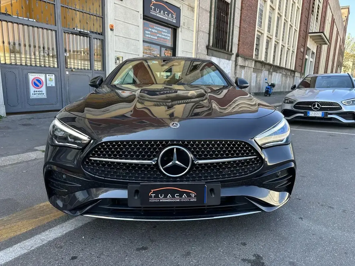 Usata Mercedes E220 AMG line 220 CV (161 kW) 2024 Grigio Cabrio