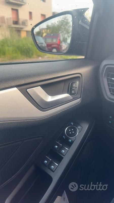 Usata Ford Focus Business Edition 125 CV (91 kW) 2019 Blu Berlina