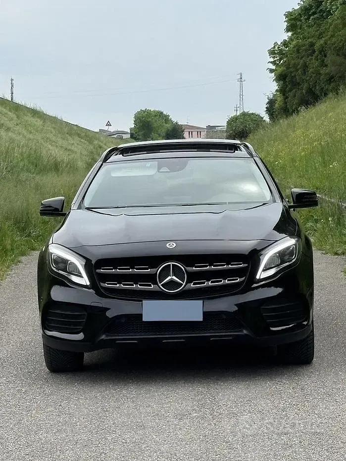Usata Mercedes GLA200 Edition 136 CV (100 kW) 2018 Nero SUV