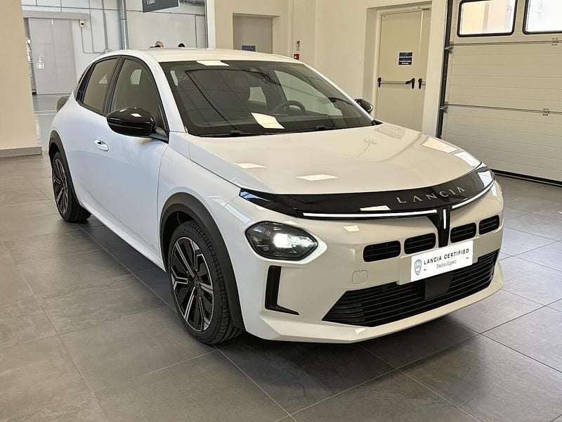 Usata Lancia Ypsilon 101 CV (74 kW) 2024 Bianco Utilitaria