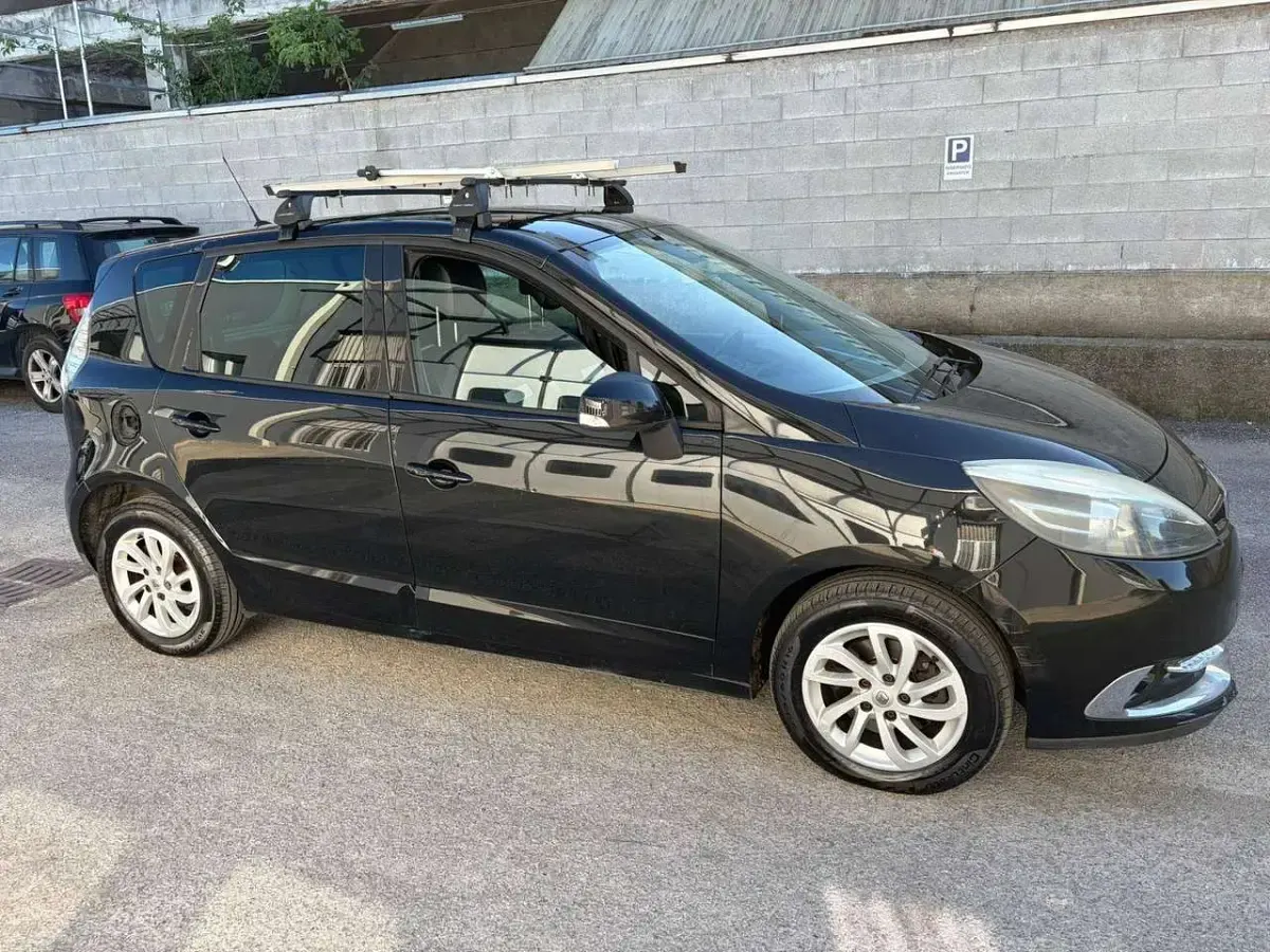 Usata Renault Scénic 110 CV (80 kW) 2014 Nero Monovolume