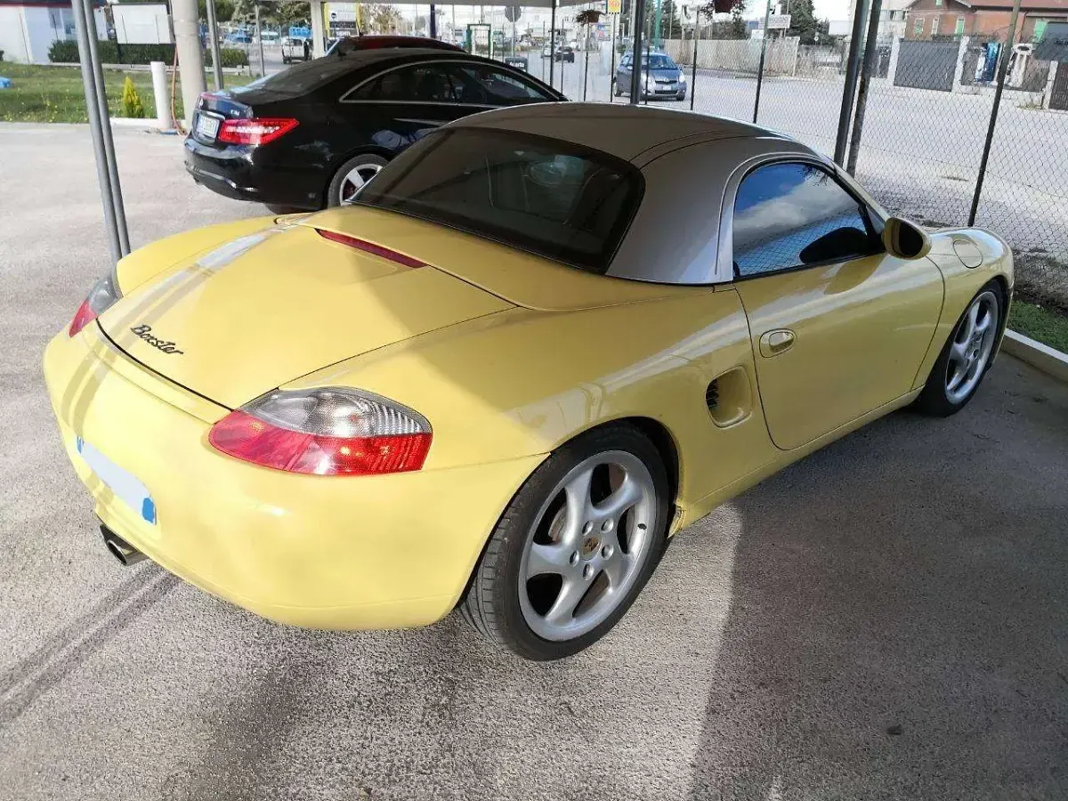Usata Porsche Boxster 204 CV (150 kW) 1999 Giallo Cabrio