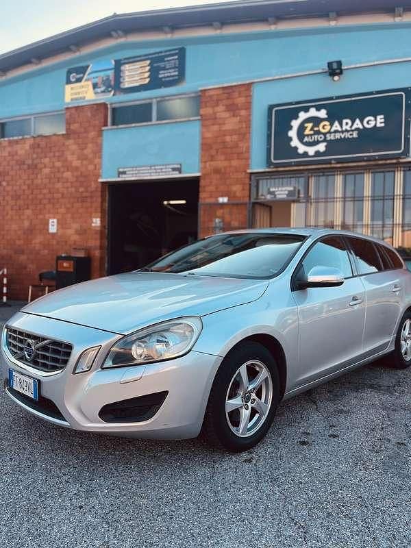 Usata Volvo V60 Summum 114 CV (83 kW) 2011 Station wagon