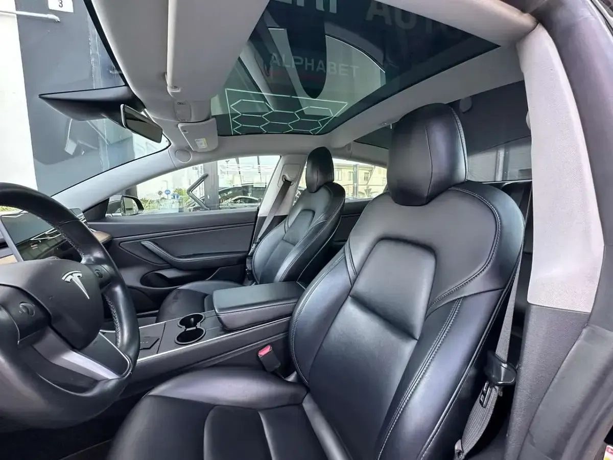 Occasion Tesla Model 3 152 kW (208 ch) 2019 Noir Berline