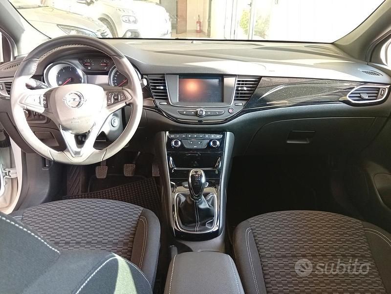 Usata Opel Astra Business 110 CV (80 kW) 2017 Bianco Station wagon