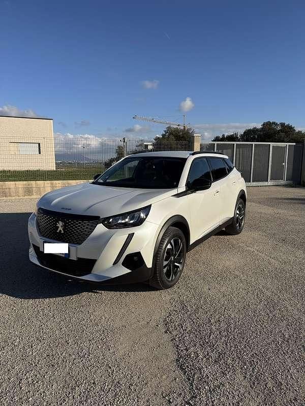 Usata Peugeot 2008 Allure 110 CV (80 kW) 2022 SUV