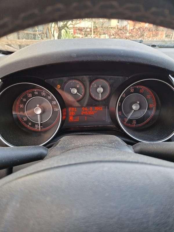 Usata Fiat Punto Easy 77 CV (56 kW) 2014 Utilitaria