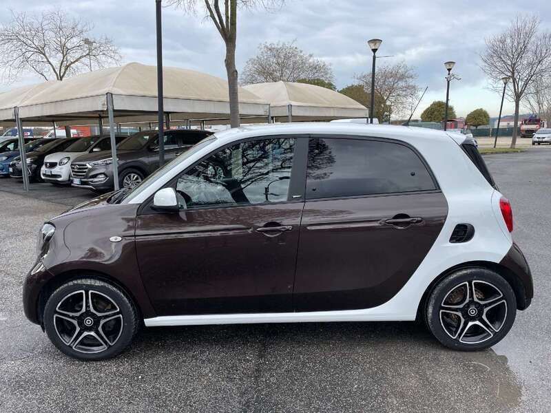Usata Smart ForFour 108 CV (79 kW) 2019 Marrone Utilitaria