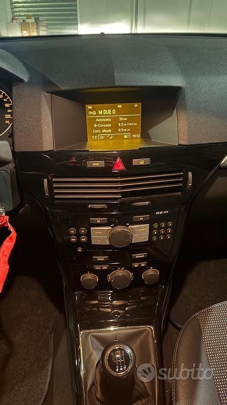 Usata Opel Astra GTC 2009 Nero Berlina