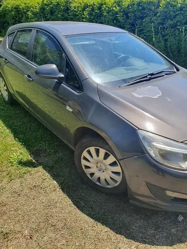 Usata Opel Astra 101 CV (74 kW) 2015 Grigio Berlina