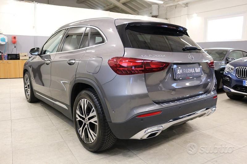 Usata Mercedes GLA200 Advanced 150 CV (110 kW) 2023 Grigio SUV