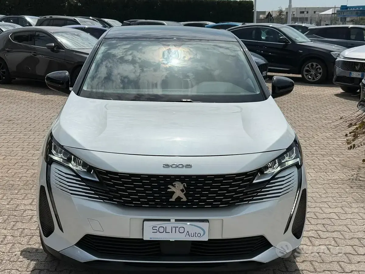 Usata Peugeot 3008 Allure 131 CV (96 kW) 2022 Bianco SUV
