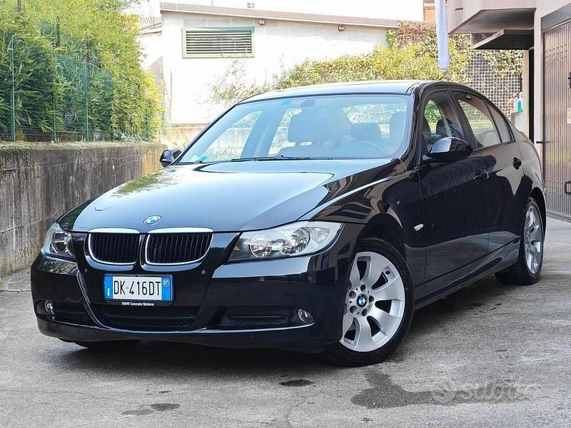 Usata BMW 318 143 CV (105 kW) 2007 Nero Berlina