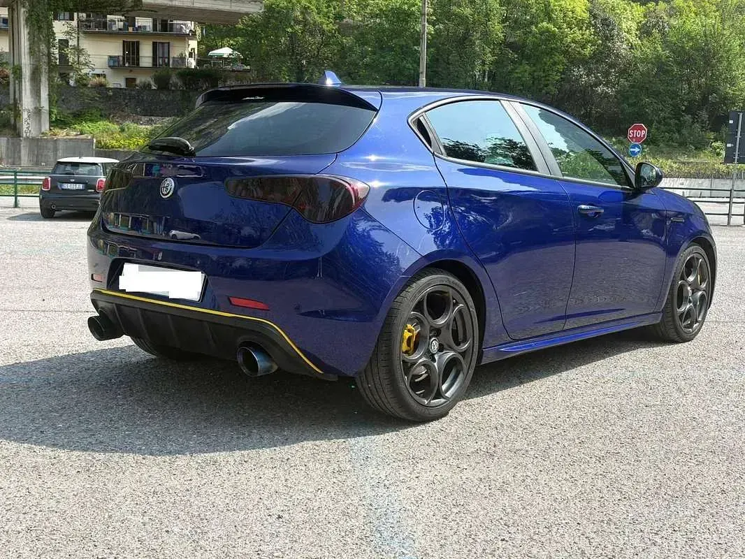 Usata Alfa Romeo Giulietta Super 120 CV (88 kW) 2017 Blu/azzurro Utilitaria