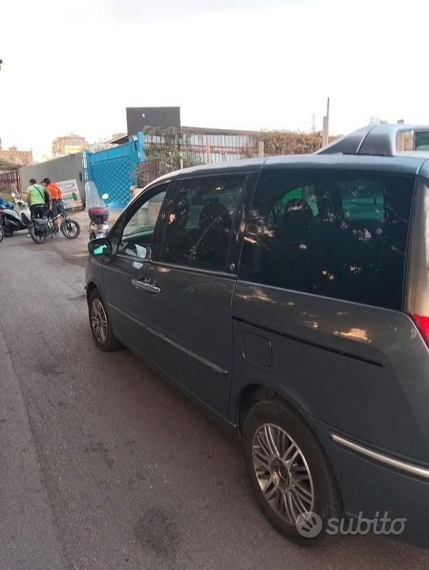 Usata Lancia Phedra 136 CV (100 kW) 2008 Grigio Monovolume