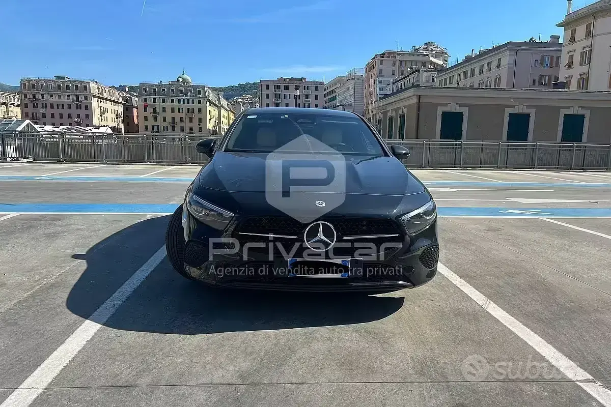 Usata Mercedes A180 Advanced 136 CV (100 kW) 2025 Nero Utilitaria