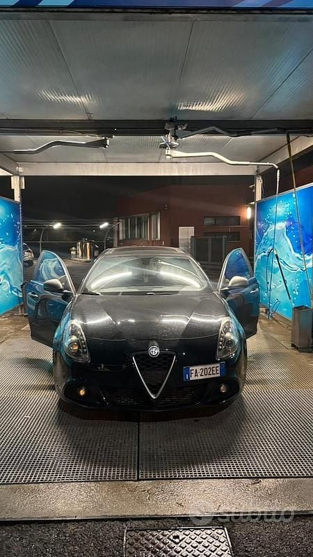 Usata Alfa Romeo Giulietta Quadrifoglio 240 CV (176 kW) 2015 Utilitaria