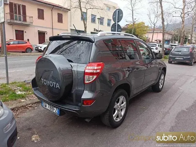 Usata Toyota RAV4 Sol 136 CV (100 kW) 2008 Grigio SUV