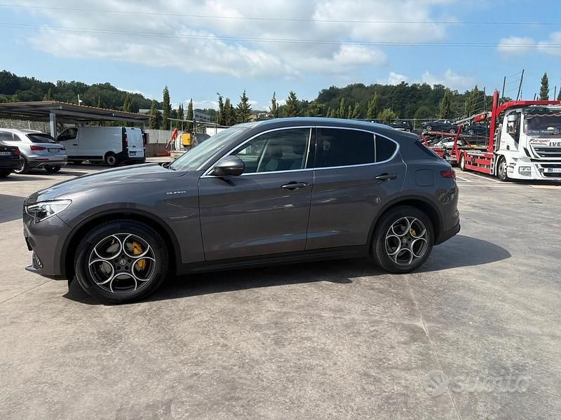 Usata Alfa Romeo Stelvio 2021 Grigio SUV