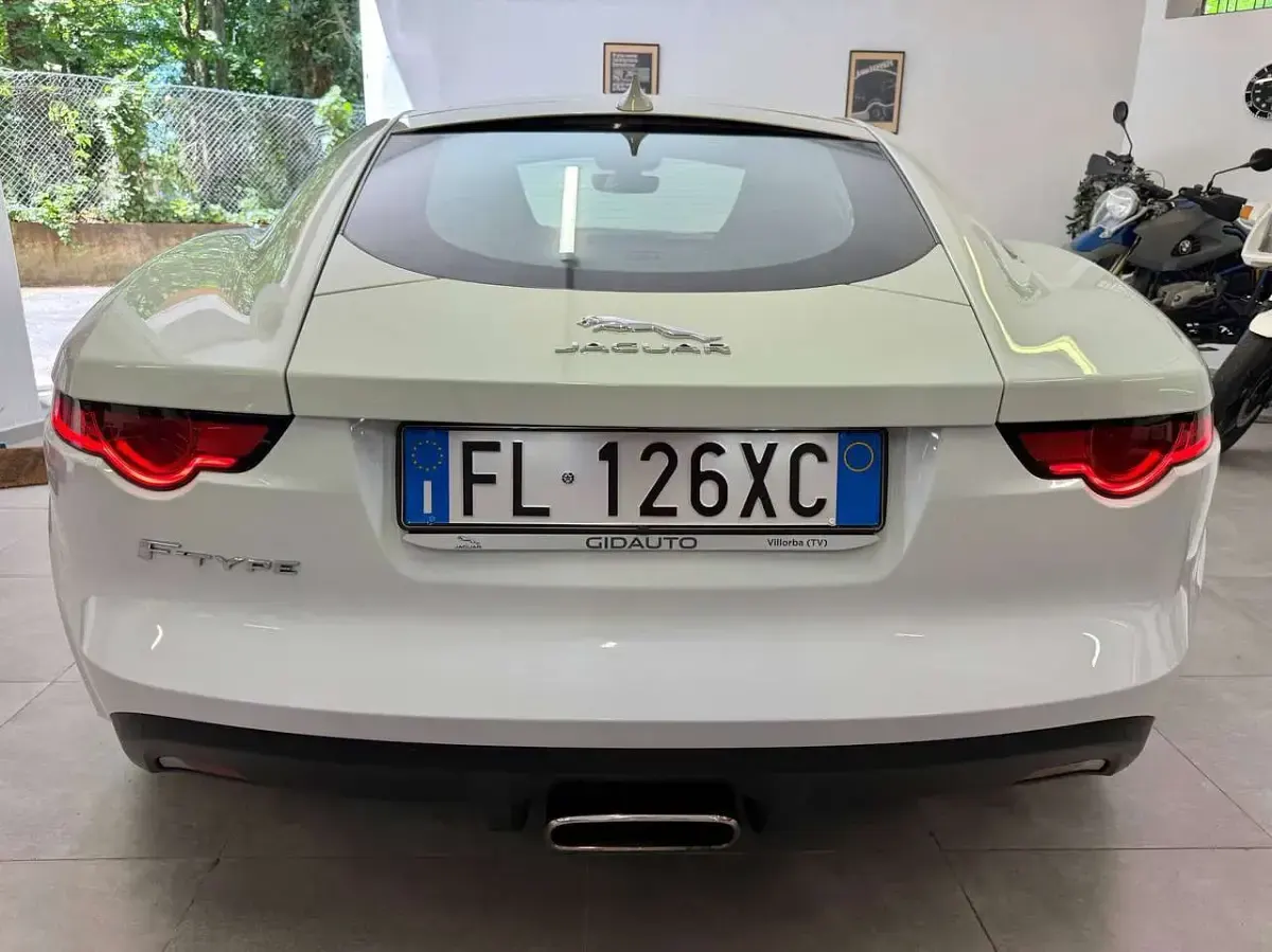 Usata Jaguar F-Type 300 CV (220 kW) 2017 Fuji white Coupé