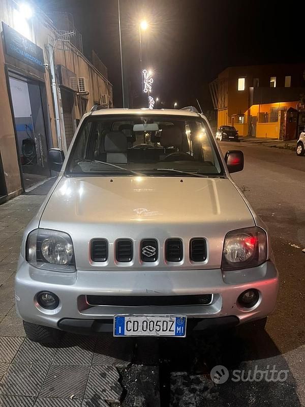 Usata Suzuki Jimny 82 CV (60 kW) 2002 Grigio SUV