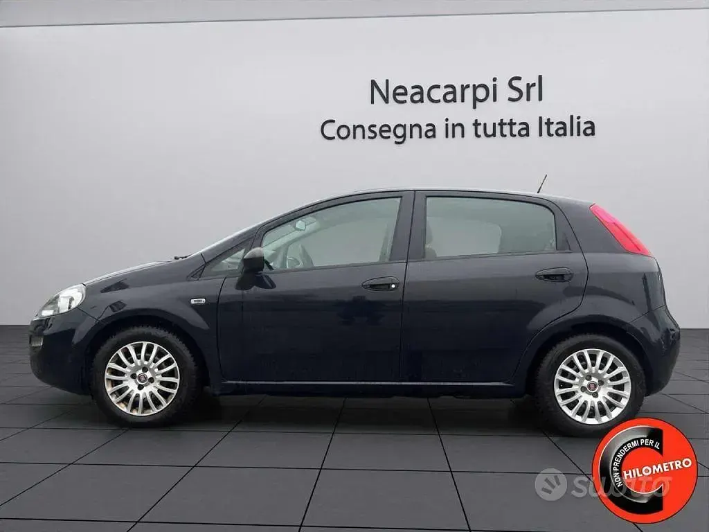 Usata Fiat Punto Street 95 CV (69 kW) 2018 Blu Utilitaria