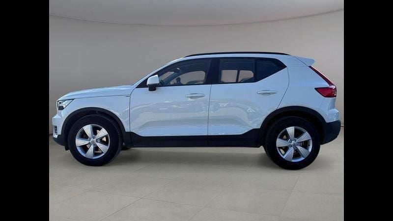 Usata Volvo XC40 Momentum 129 CV (94 kW) 2021 Bianco SUV