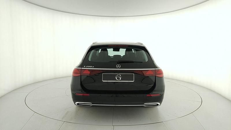 Usata Mercedes 200 Advanced 163 CV (119 kW) 2025 Nero Station wagon