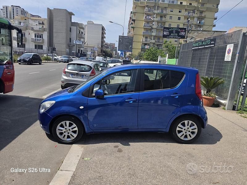 Usata Opel Agila Enjoy 68 CV (50 kW) 2012 Blu Utilitaria