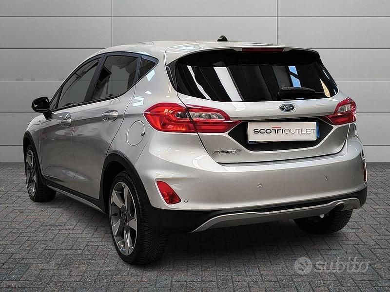 Usata Ford Fiesta Active 86 CV (63 kW) 2018 Grigio Utilitaria