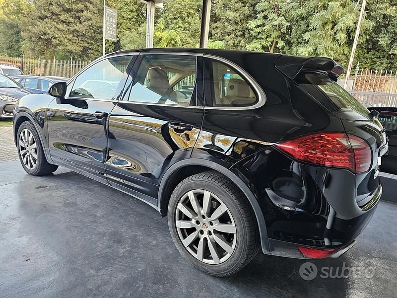 Usata Porsche Cayenne 244 CV (179 kW) 2011 Nero SUV