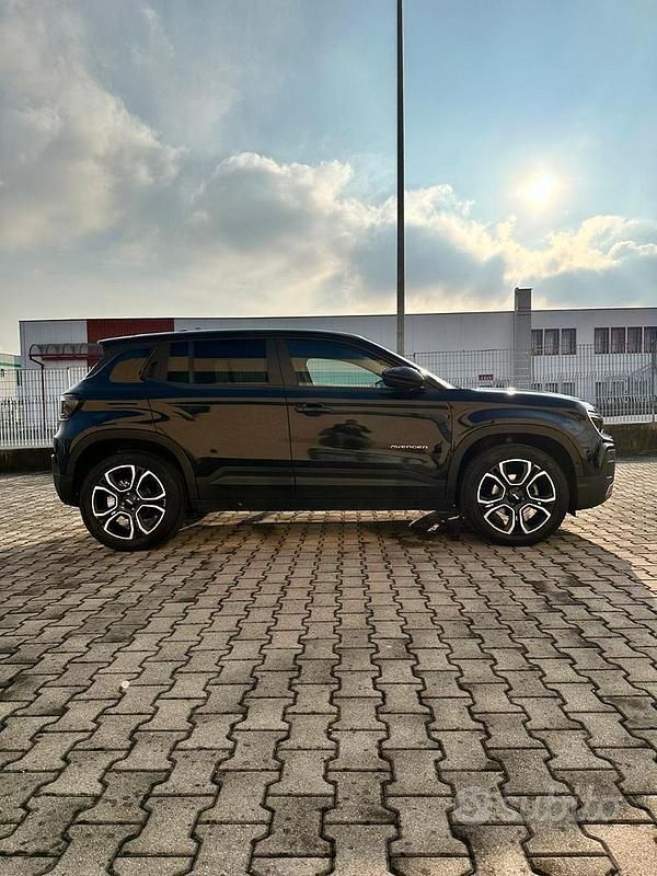 Usata Jeep Avenger 100 CV (73 kW) 2023 Nero SUV