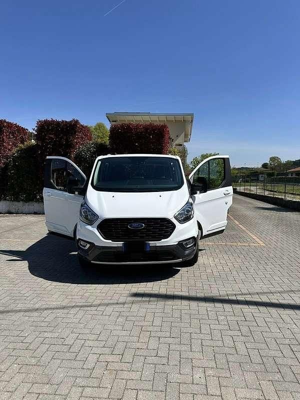 Usata Ford Tourneo Custom Active 150 CV (110 kW) 2022 Furgone