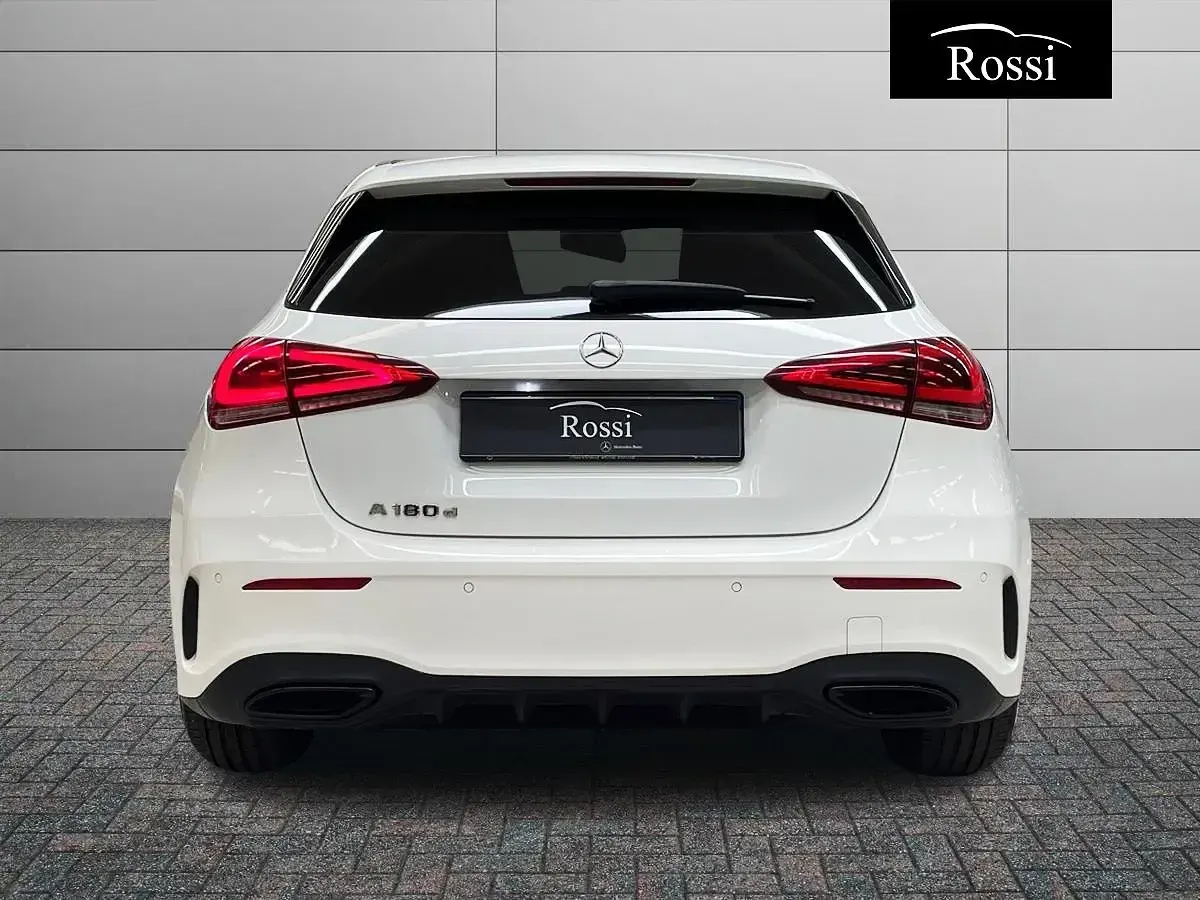 Usata Mercedes A180 Premium 116 CV (85 kW) 2021 Nero Berlina