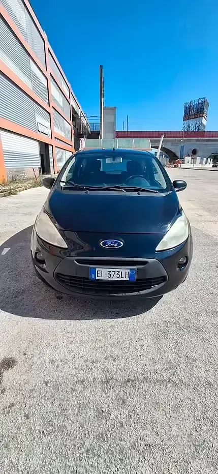 Begagnad Ford Ka 75 HK (55 kW) 2012 Svart Halvkombi