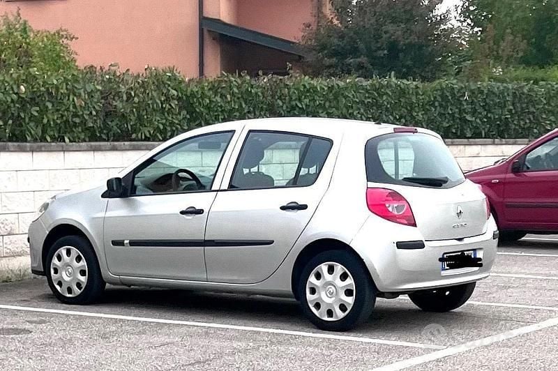 Usata Renault Clio II 2007 Grigio Utilitaria