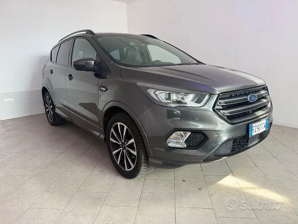 Usata Ford Kuga ST-Line 120 CV (88 kW) 2019 Grigio SUV