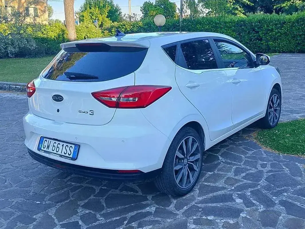 Usata EVO Evo 3 107 CV (78 kW) 2024 Bianco SUV