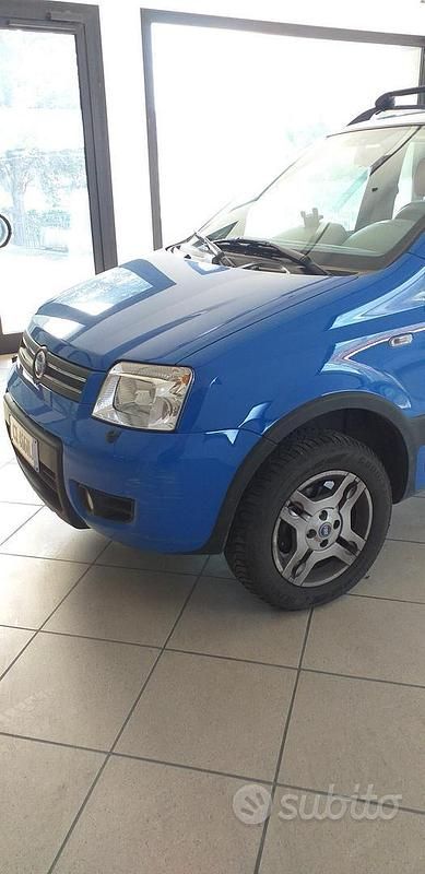 Usata Fiat Panda 4x4 Climbing 60 CV (44 kW) 2005 Blu/azzurro Utilitaria