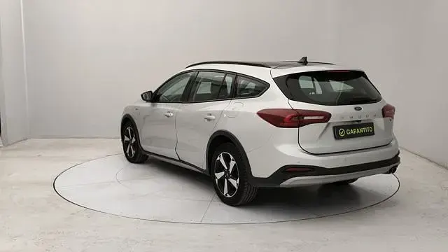 Usata Ford Focus 125 CV (91 kW) 2023 Grigio Station wagon
