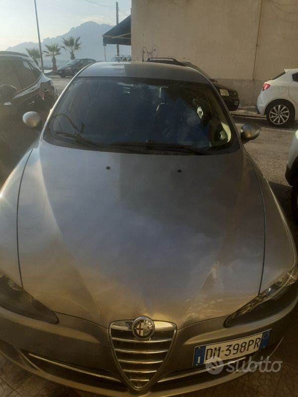 Grigio Usata 2003 Alfa Romeo 147 Due volumi | 1550 € (Molto cara) - Immagine 1/4