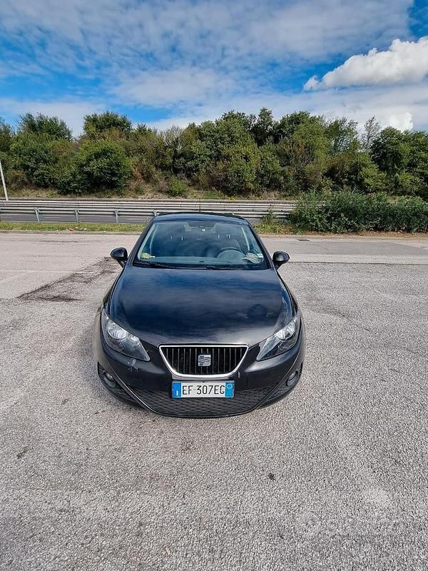 Nero Usata 2011 Seat Ibiza Due volumi | 2700 € (Buon prezzo) - Immagine 1/4