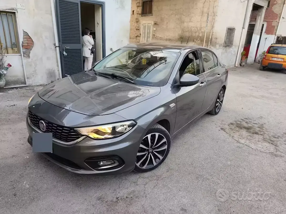 Usata Fiat Tipo 120 CV (88 kW) 2016 Grigio Berlina