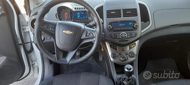 Usata Chevrolet Aveo 86 CV (63 kW) 2012 Bianco Berlina