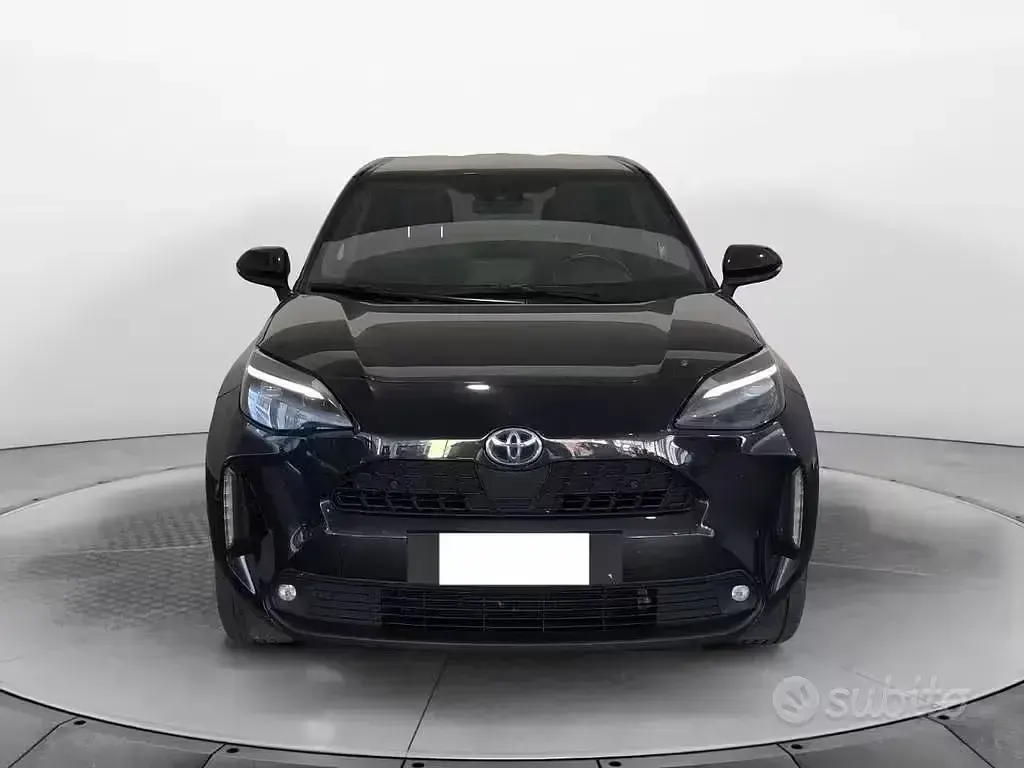 Usata Toyota Yaris Cross Trend 116 CV (85 kW) 2023 Deep black SUV