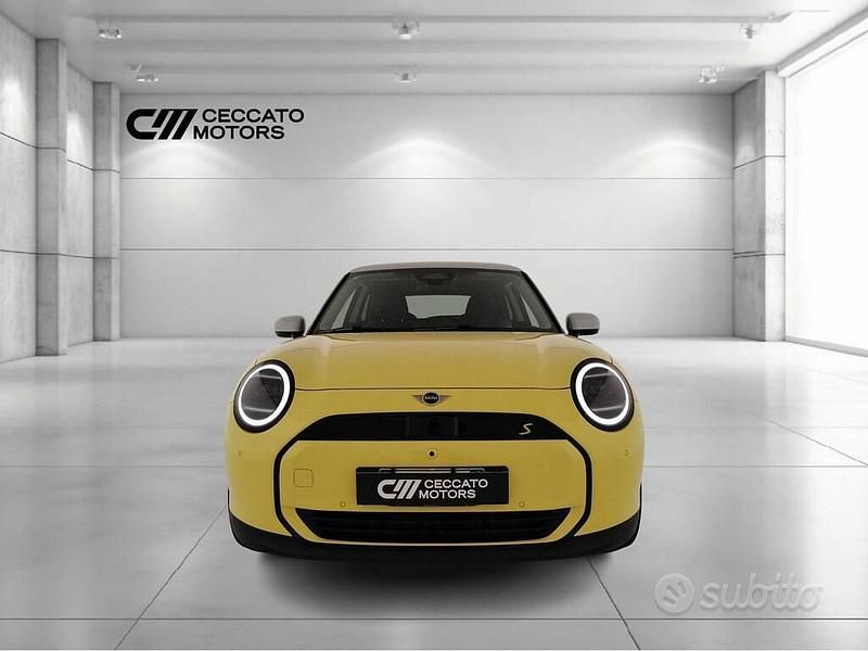 Nuova Mini Cooper SE Classic 2025 Utilitaria