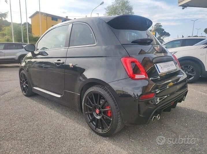 Usata Abarth 695 180 CV (132 kW) 2023 Nero Utilitaria