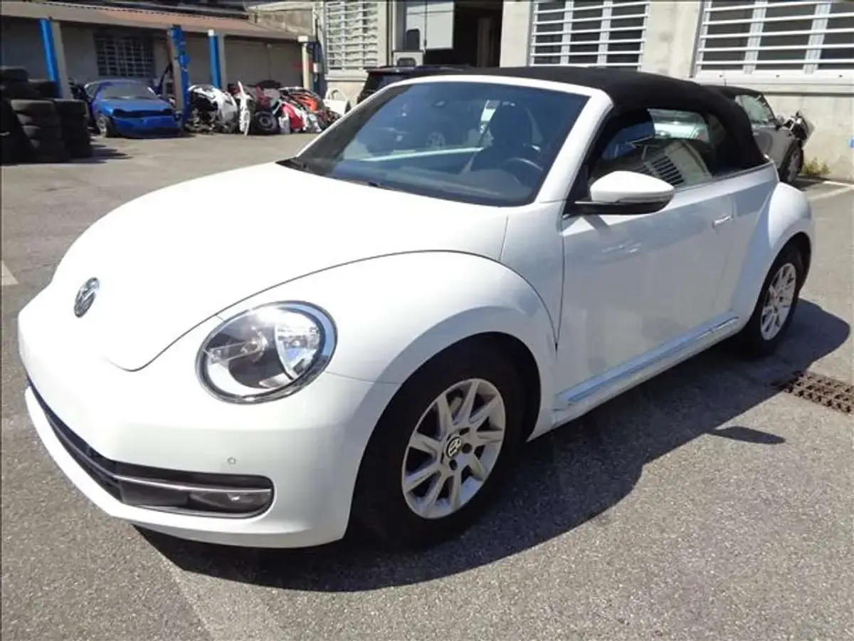 Usata VW Beetle Design 105 CV (77 kW) 2016 Bianco Utilitaria