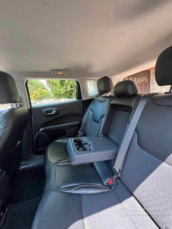 Usata Jeep Compass 120 CV (88 kW) 2019 Grigio SUV