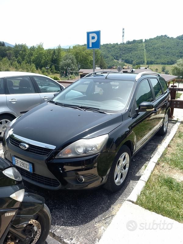 Usata Ford Focus 109 CV (80 kW) 2010 Nero Station wagon